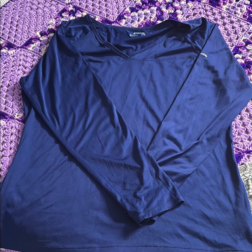 Columbia Navy V-Neck Long Sleeve Top